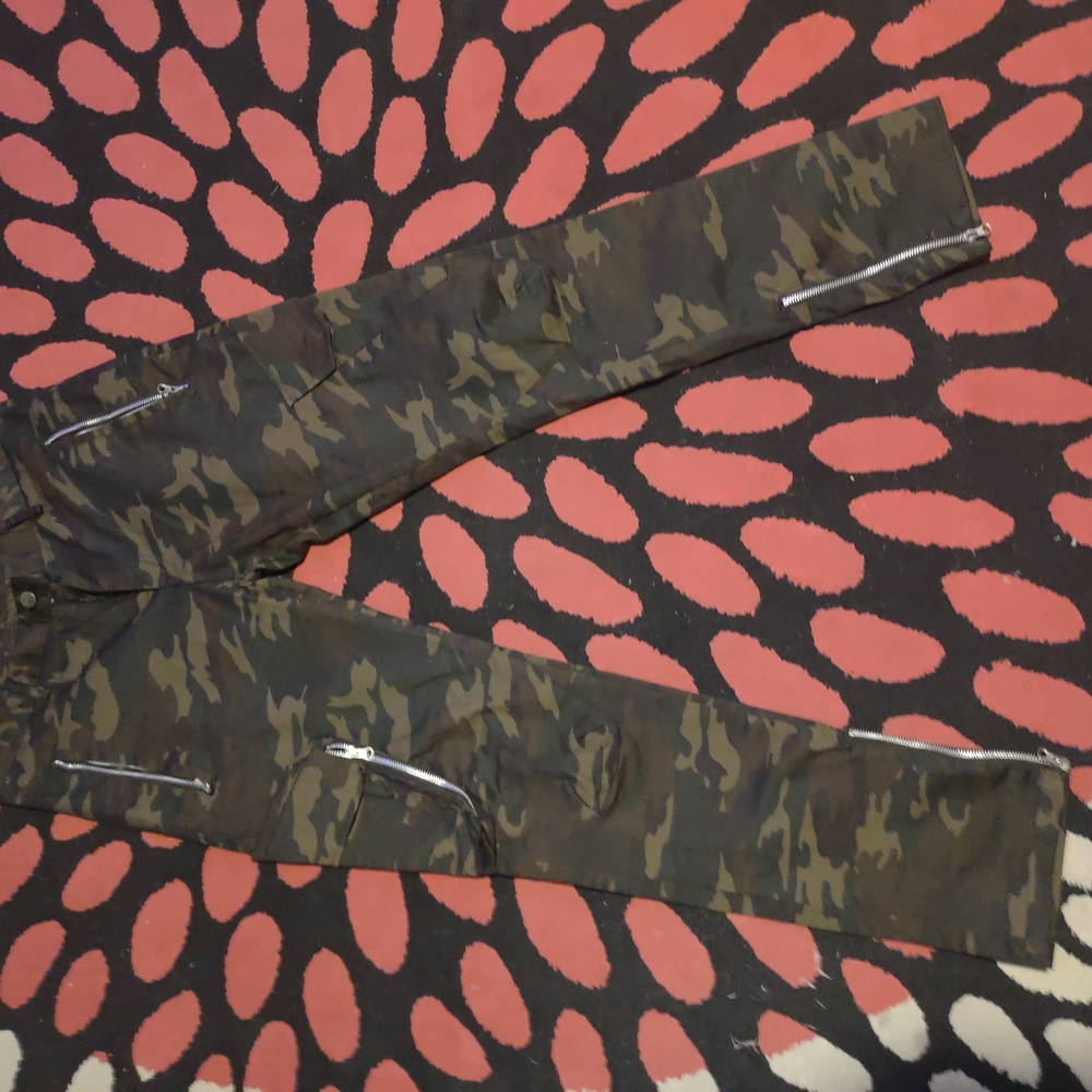 Camouflage Cargo Pants with Zipper Accents